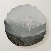 木や山の風景 ラウンドクッション (裏面)