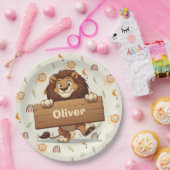 木よくはしゃぐの看板を持つライオン ペーパープレート (パーティー)