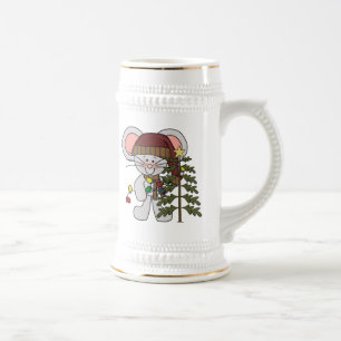 木を飾っているクリスマスのマウス ビールジョッキ