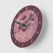 木エレガント葉の上のバラ色の茶色の自然 ラウンド壁時計 (傾斜)