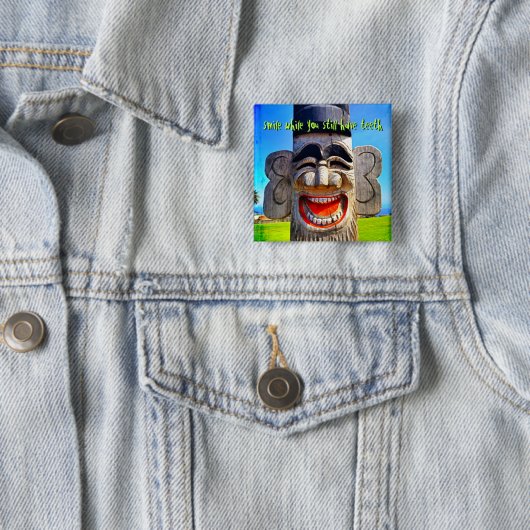 木トータムスマイルまだまだ歯の引用文 缶バッジ (インサイチュ)