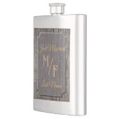 木パーソナライズされた素朴の樹皮のイニシャル フラスク (左)