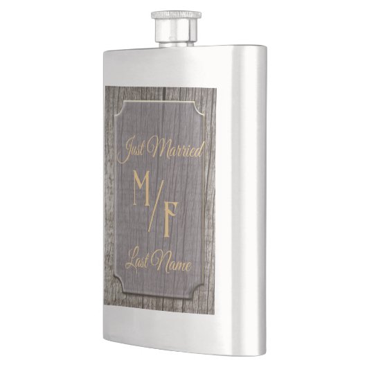 木パーソナライズされた素朴の樹皮のイニシャル フラスク (左)