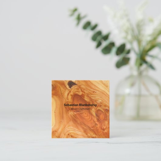 木工職人による木目テクスチャQRコードの仕上げ スクエア名刺 (スタンド正面)