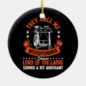 木工職人は私を木工職人の主レイズと呼ぶ セラミックオーナメント (裏面)