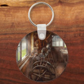 木工職人 – ラブリングの技術 キーホルダー (正面)