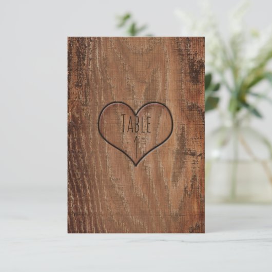 木彫りハート素朴の結婚テーブルカード 招待状 (スタンド正面)