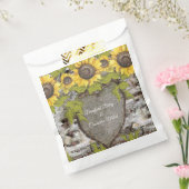 木彫り素朴名ひまわり新郎新婦 フェイバーバッグ (封をした状態)