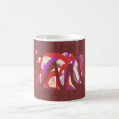 木材の木で、茶色に赤紫を刻んだもの コーヒーマグカップ (中央)