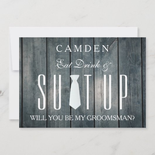 木材の背景のスーツあなたが私のgroomsmanになる 招待状 (正面)