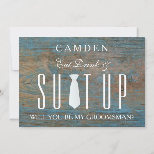 木材の背景のスーツ私のgroomsmanになる 招待状 (正面)