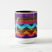 木材カラフル上のストライプシェブロンの#8 マグカップ (中央)