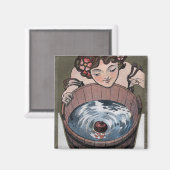 木樽を覗いている女性 マグネット (正面/裏面)