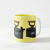 木炭の鉄の漫画イラストレーション ツートーンマグカップ (正面右)