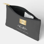木炭グレーのビジネスロゴ名モノグラム アクセサリーポーチ (見開き)
