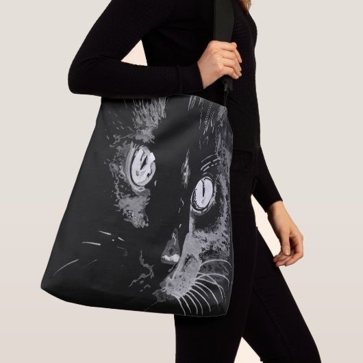 木炭芸術的黒猫ポートレート クロスボディバッグ (クローズアップ)