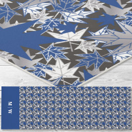 木炭葉の背景にカエデの青 ヨガマット