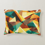 木目効果のある色付き三角形のシームレステクスチャ アクセントクッション (裏面)