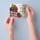 木目素朴なデザートチョコレートケーキベーカリー チラシ (手)