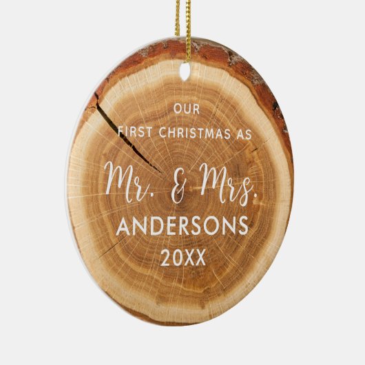 木目素朴スライス初めてのクリスマスの先結婚した セラミックオーナメント (右)