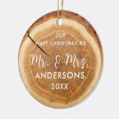木目素朴スライス初めてのクリスマスの先結婚した セラミックオーナメント (左)