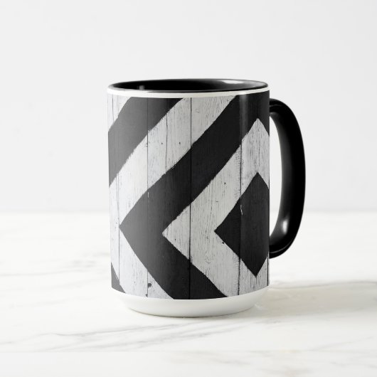 木目絵を描黒と白 マグカップ (正面右)