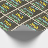 木目調の偽装、本塗りのテキスト外観、19歳の誕生日 + 名前 ラッピングペーパー (角)