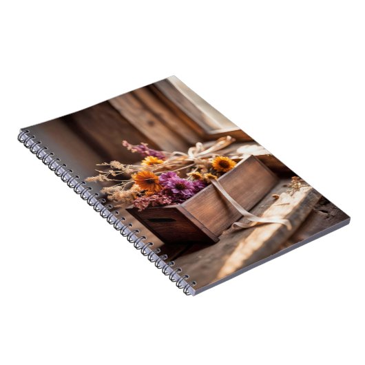 木箱に入れた乾燥した花 ノートブック (右側)