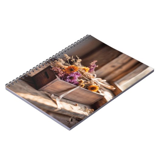 木箱に入れた乾燥した花 ノートブック (左側)