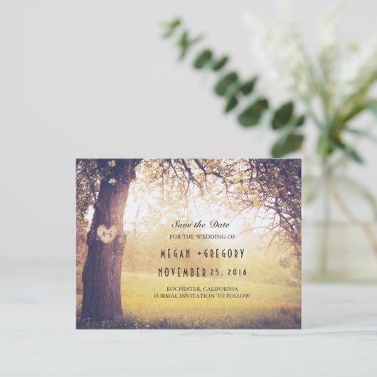 木素朴と彫りハート日付の保存 案内ポストカード (スタンド正面)