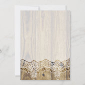 木素朴のカップルがシャワーを浴結婚びる白いレース 招待状 (裏面)
