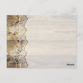 木素朴のテーブルの結婚上の白いレース ポストカード (裏面)