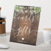 木素朴の紐が緑のカードとギフトを点灯 台座サイン (インサイチュ)