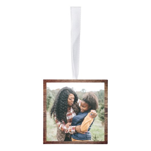 木素朴は家族を一緒に見てクリスマスの写真 キューブオーナメント (右)