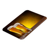 木製のテーブルの上にビールの2つのグラス マグネット (左側)
