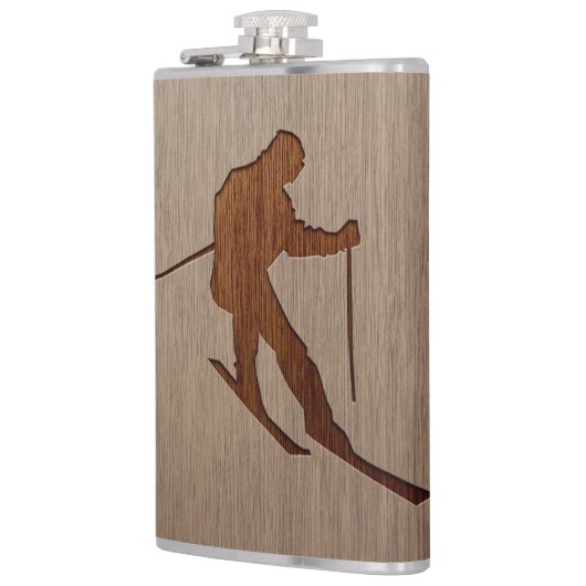 木製のデザインで刻まれるスキーシルエット フラスク (左)