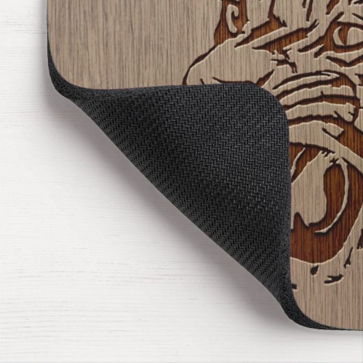 木製のデザインで刻まれる無謀なイラストレーション マウスパッド (コーナー)