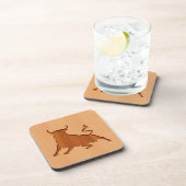 木製のデザインで刻まれるBullのシルエット コースター (右側)