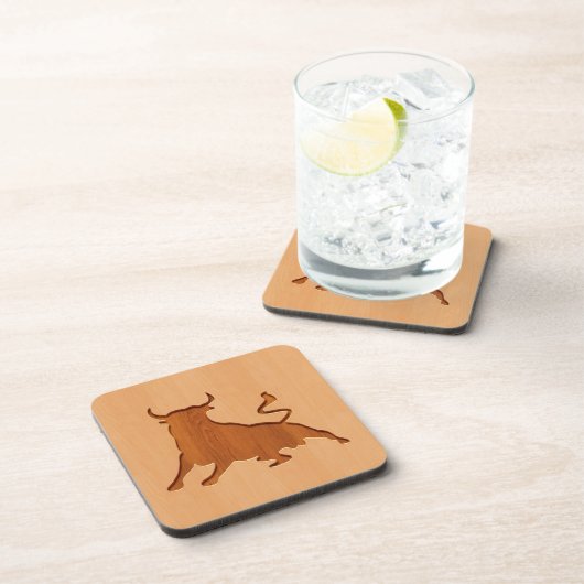 木製のデザインで刻まれるBullのシルエット コースター (右側)