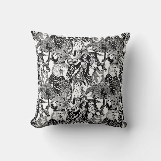 木製のバッジの生き物のモンタージュの枕 クッション (正面)