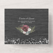 木製のバーガンディ エレガント ウェディング オールインワン オールインワン招待状 (裏面)