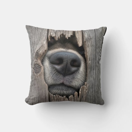 木製のフェンス穴に犬の鼻 クッション (正面)