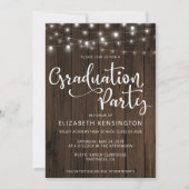 木製のラスティックなストリングライトを飾った卒業パーティー 招待状 (正面)