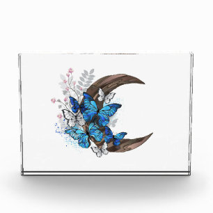 木製の三日月形の青い蝶 フォトブロック