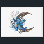 木製の三日月形の青い蝶 マグネット<br><div class="desc">青いモルフォの蝶は細かい翼を持ち、白い背景に飾野生の植物がある木製の三日月の上に座っている。青い蝶モルフォ。</div>