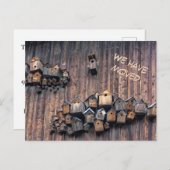 木製の壁に鳥の家、我々が移動したおもしろい ポストカード (正面/裏面)