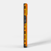 木製の壁掛け iPhoneケース (右側面)