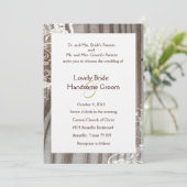 木製の板のようなくすんだレースのウェディング招待状（ホワイト） 招待状 (スタンド正面)