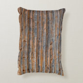 木製の板の古い壁の亀裂。ビーム作成 アクセントクッション (裏面(縦))