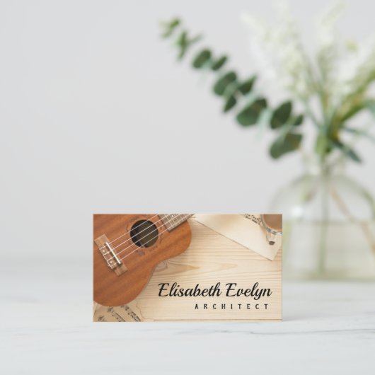 木製の背景を持つアコースティックギター 名刺 (スタンド正面)